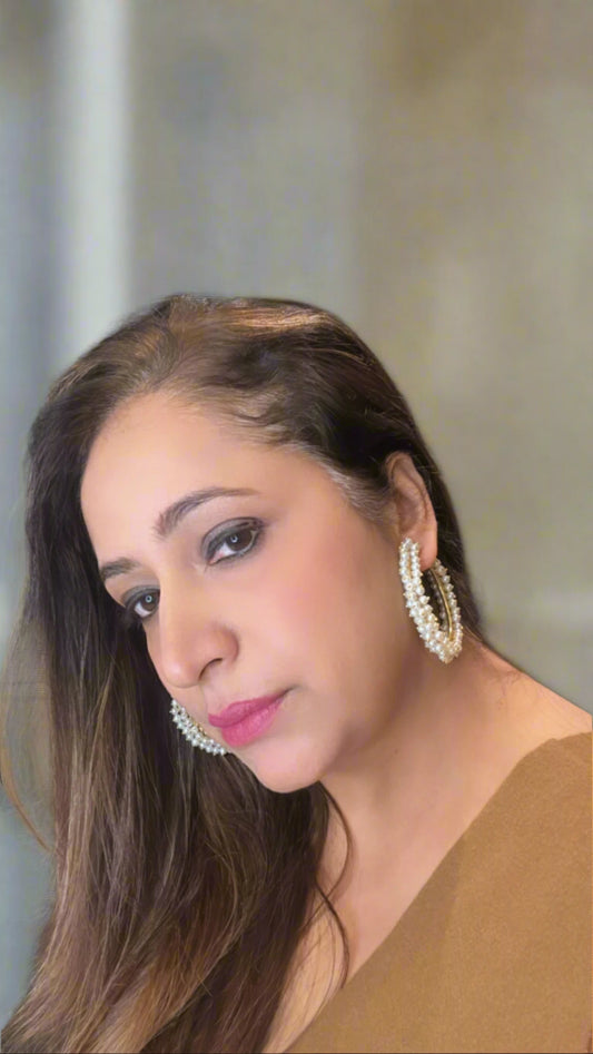 goldplated-pearl-hoop-earrings