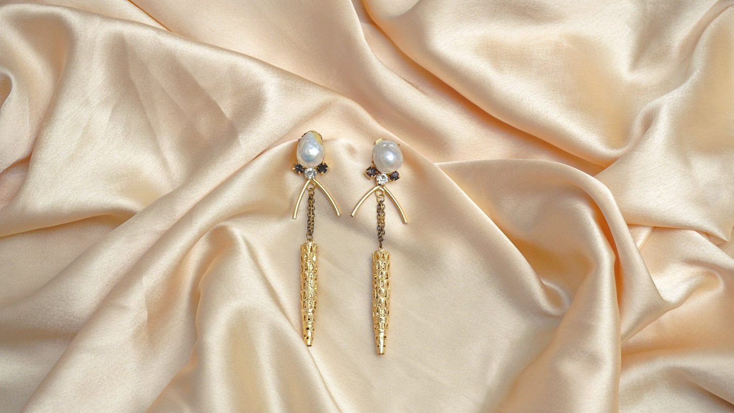 golden-pearl-party-earrings