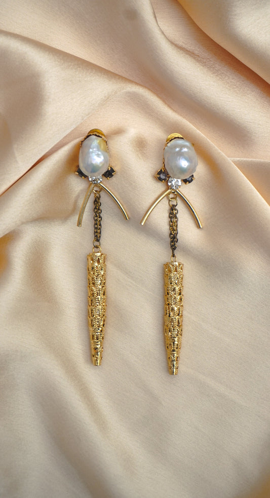 golden-pearl-party-earrings