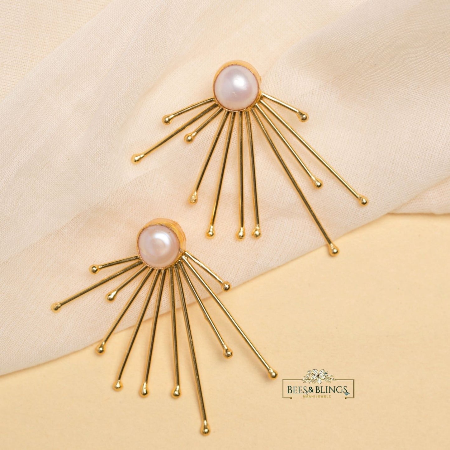 GOLDEN-SPYKE-PEARL-EARRINGS