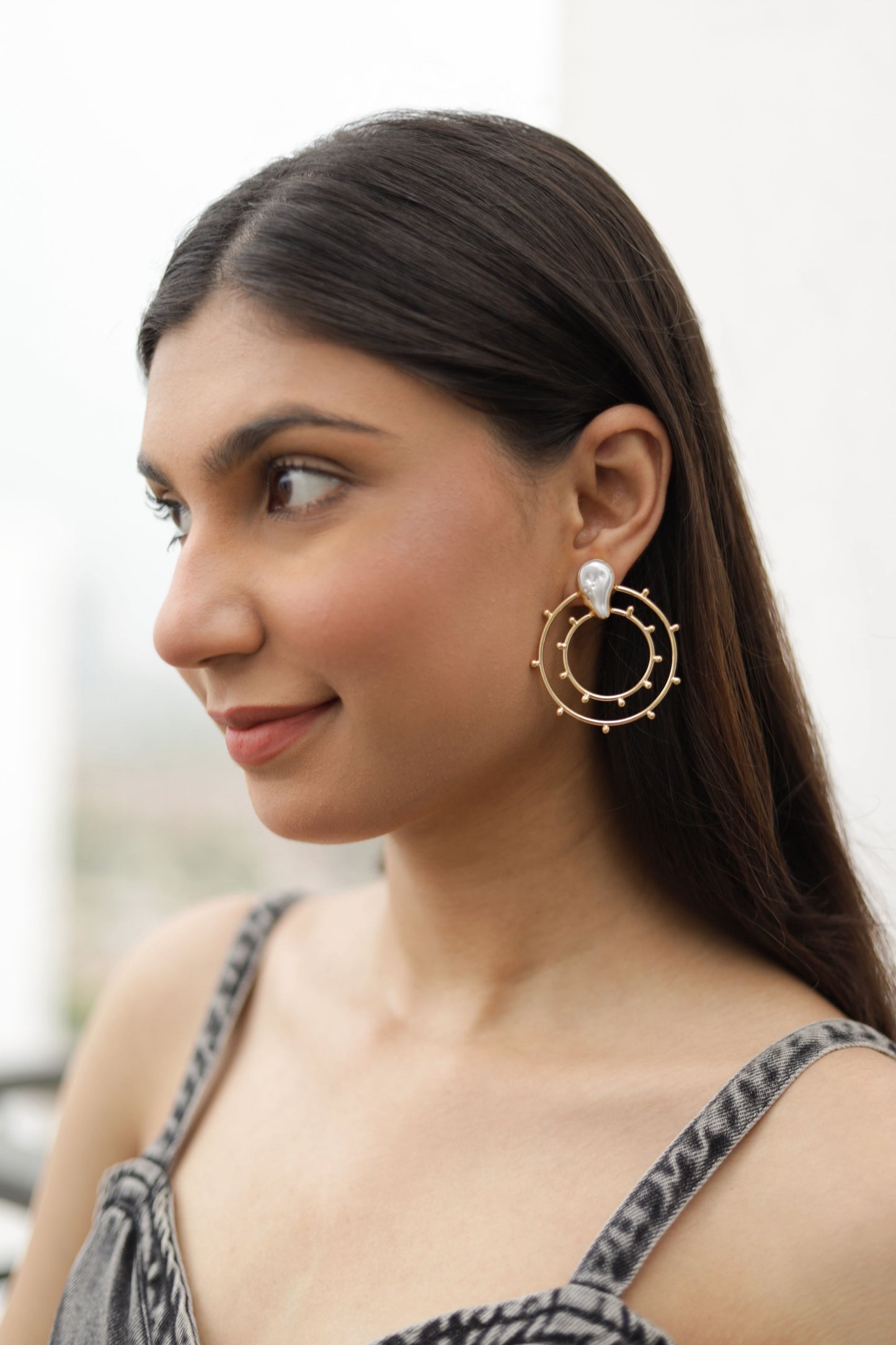 golden-casual-stud-earrings