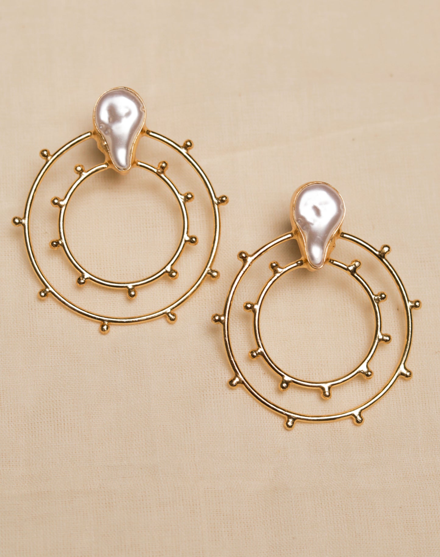golden-casual-stud-earrings