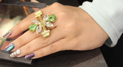 goldplated-green rhinestone ring