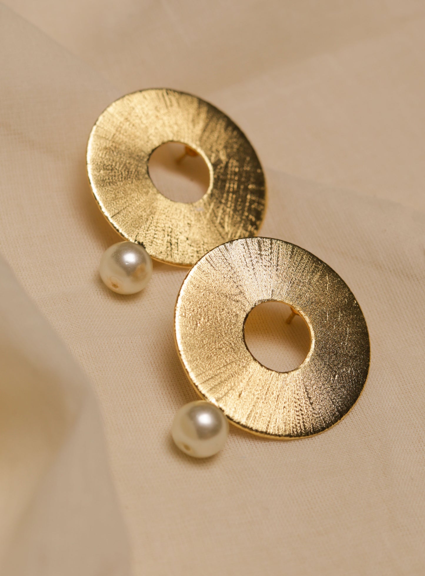 golden-pearl-studs-earrings