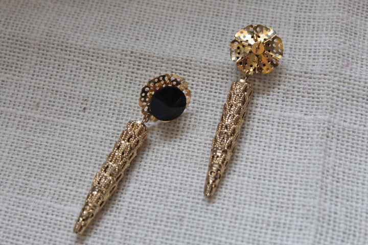 black-golden-party-earrings
