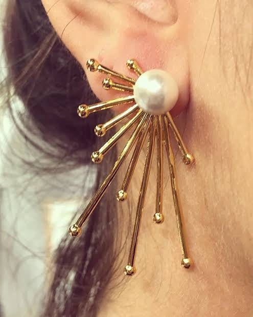golden-pearl- spykes-earrings