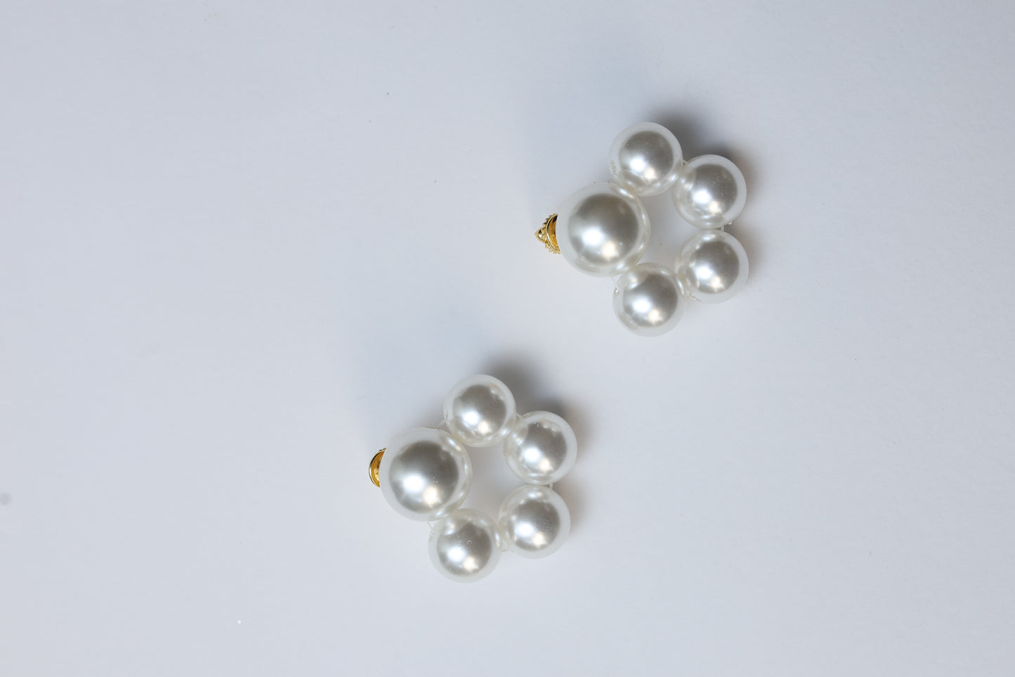 noura-pearl-floral-stud-earrings