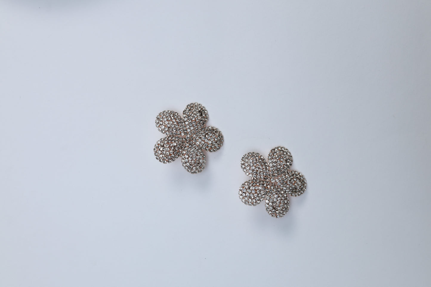 floral-rhinestone-stud-earrings