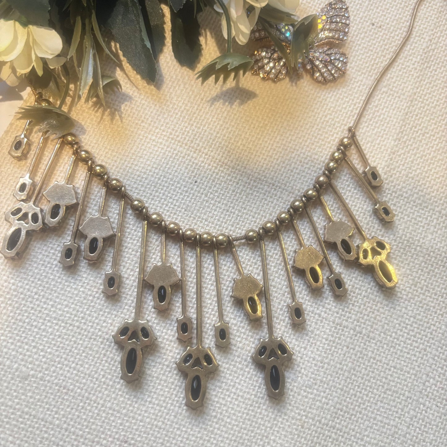 black-party-necklace
