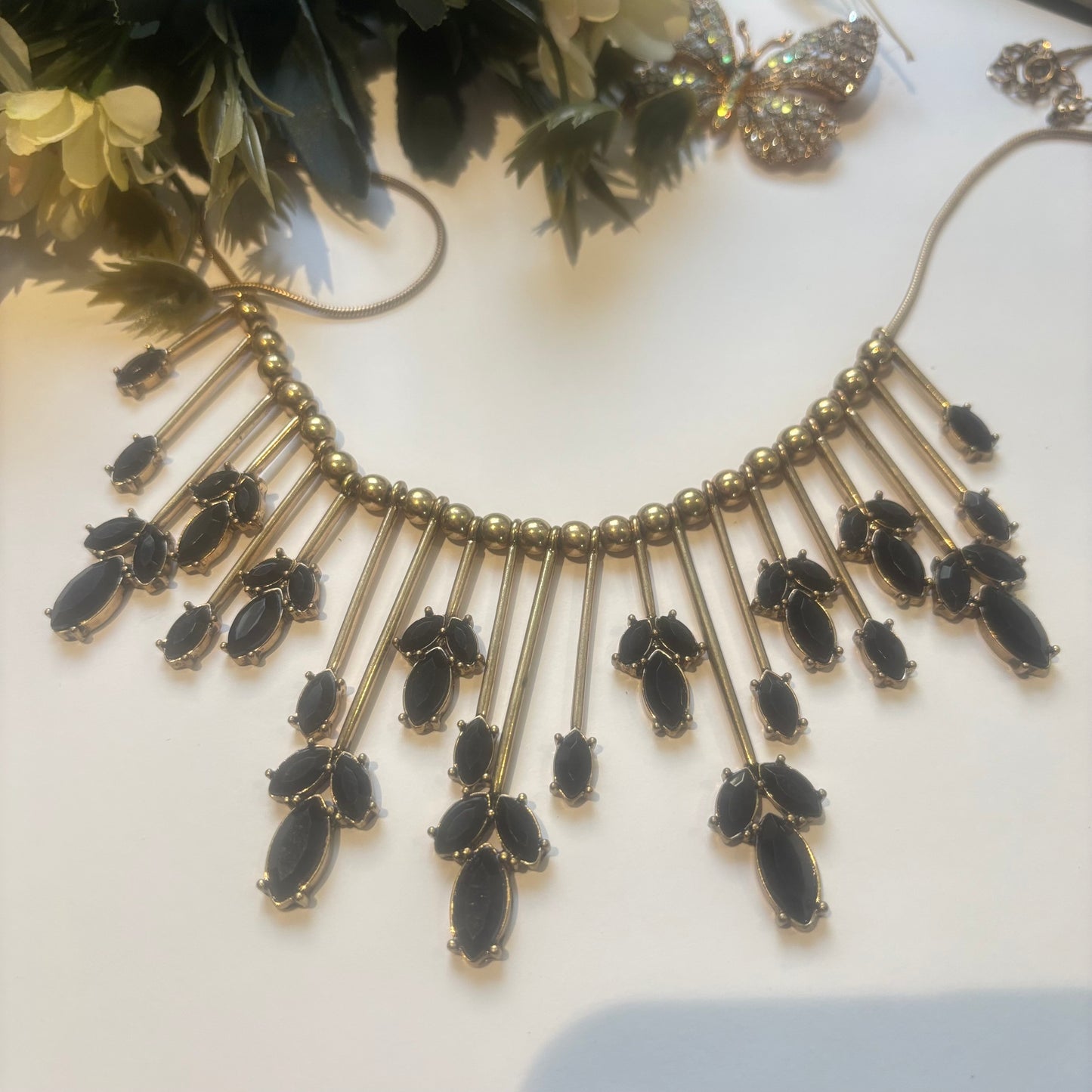 black-party-necklace