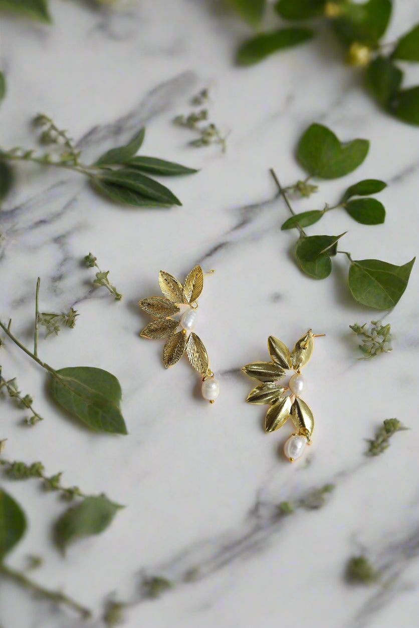 goldplated-floral-stud-earrings
