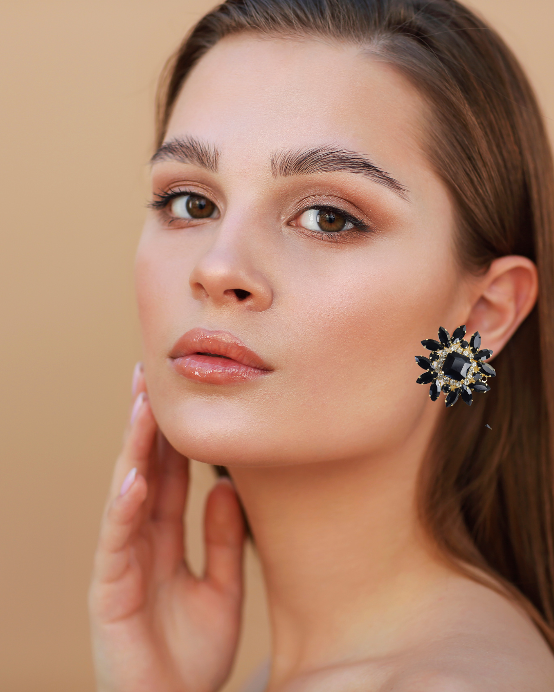 Black-rhinestone-stud-earrings