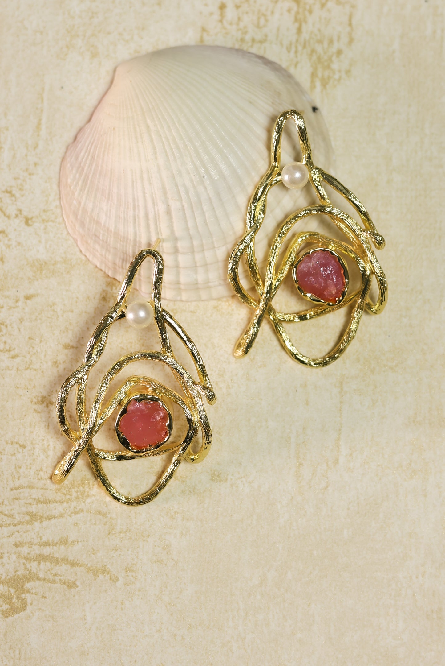 golden-pearl-Casual-earrings