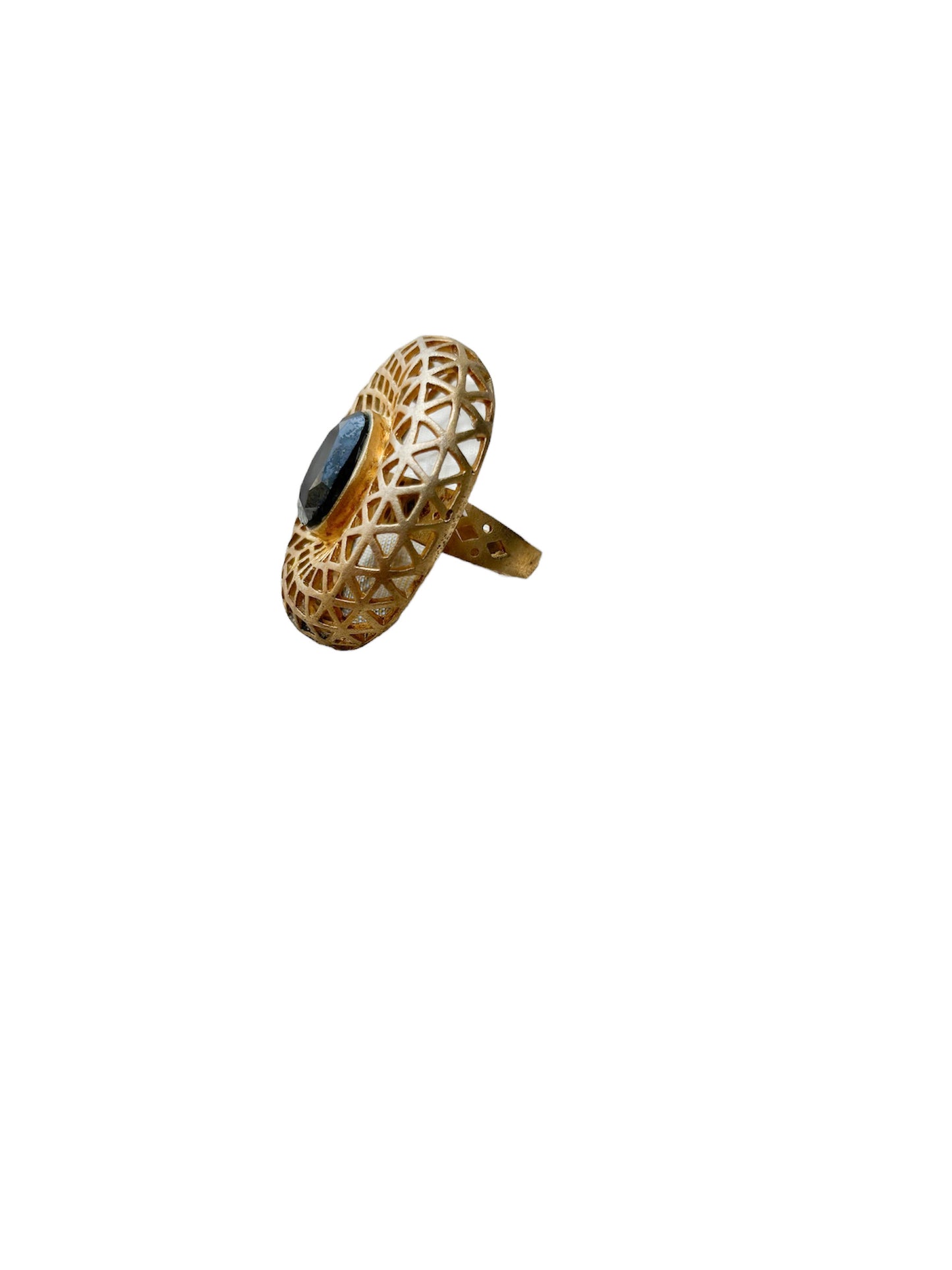 BLACK OVAL GOLDEN RING