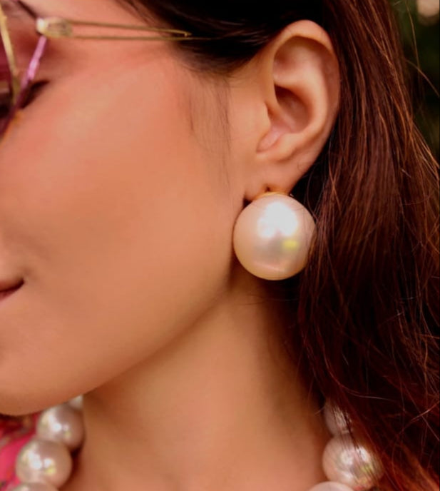 pearl-studs-earrings