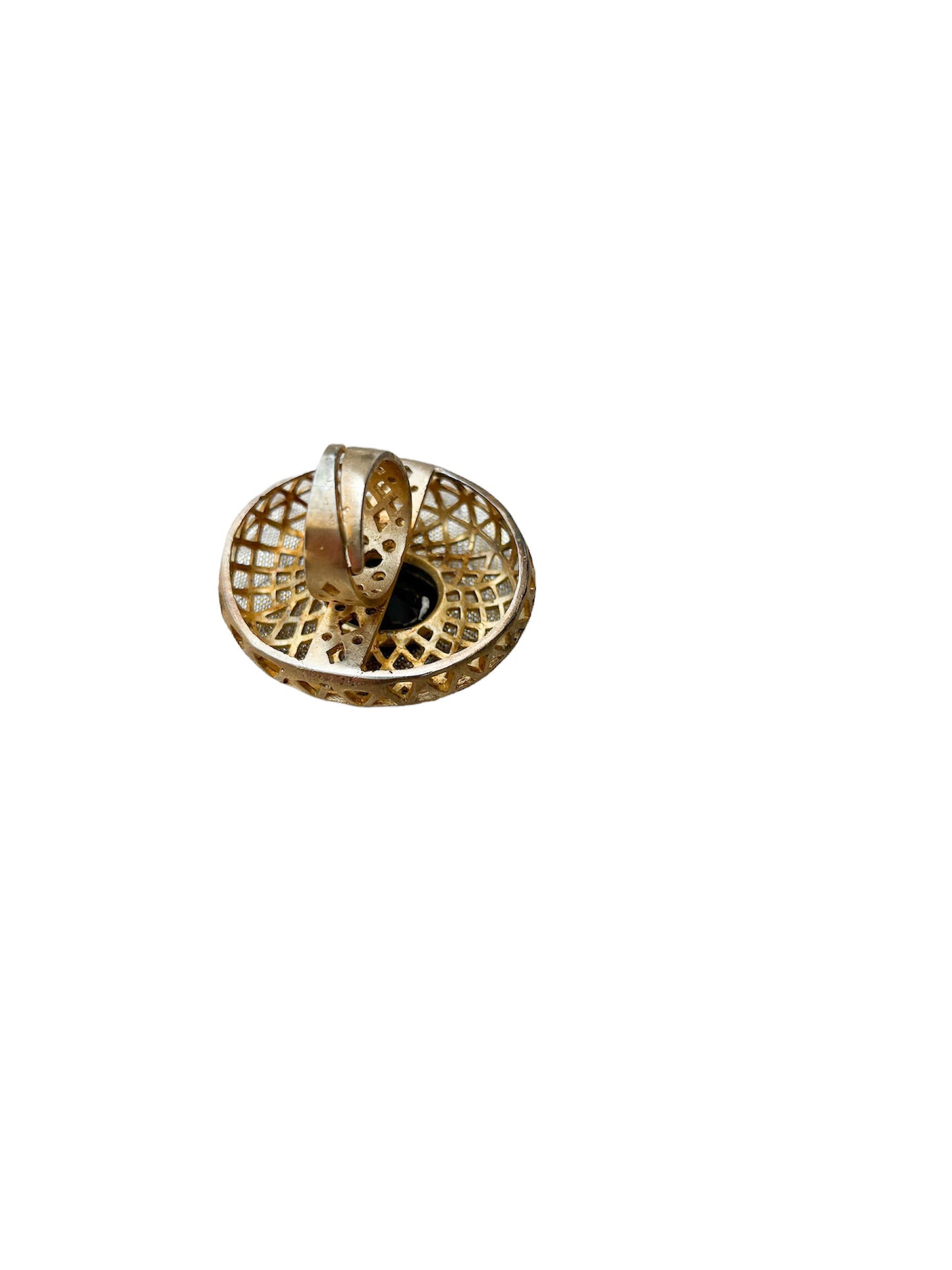 BLACK OVAL GOLDEN RING