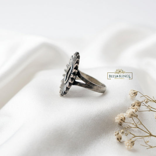 Round Oxidised Ring