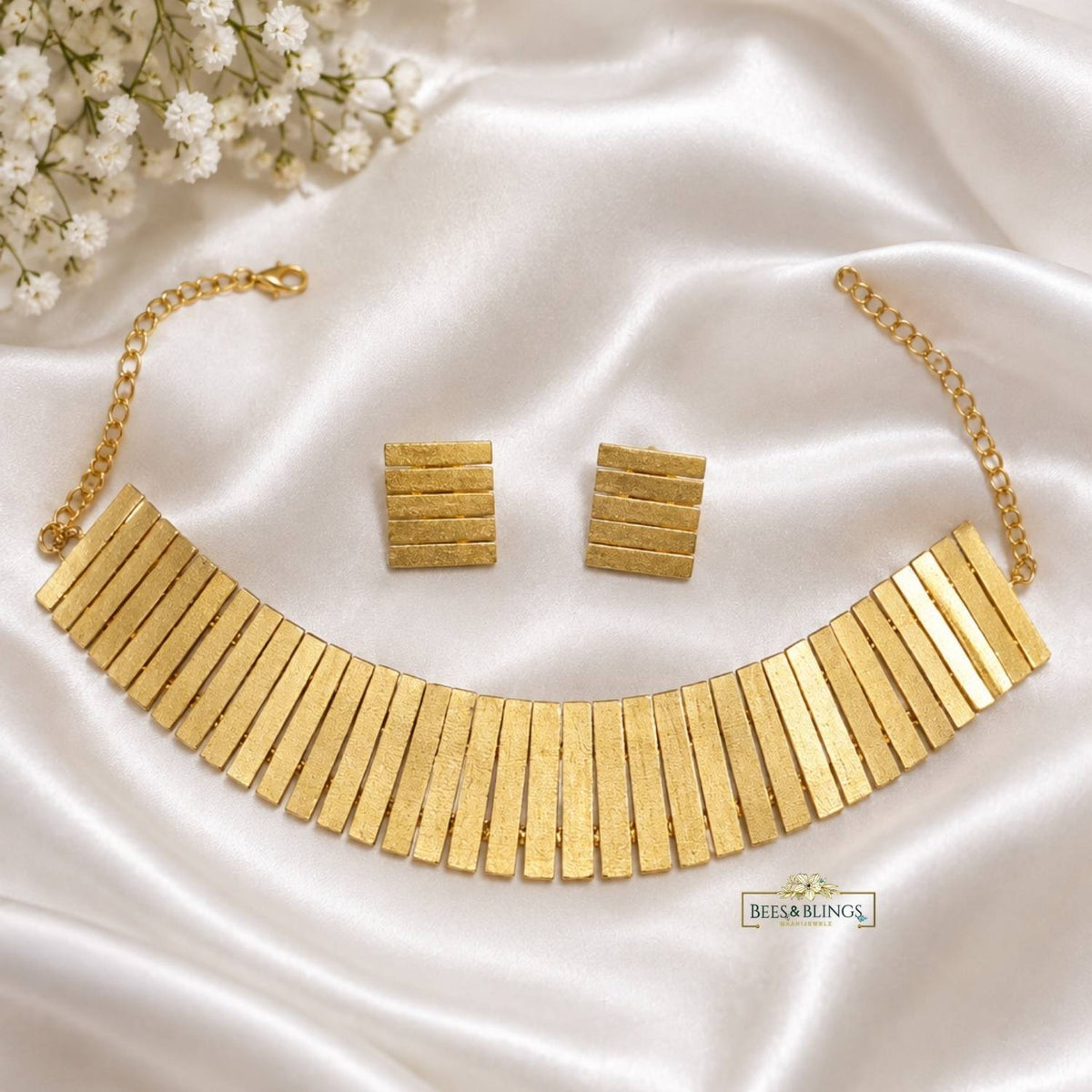 Golden-stripes-choker-necklace-set