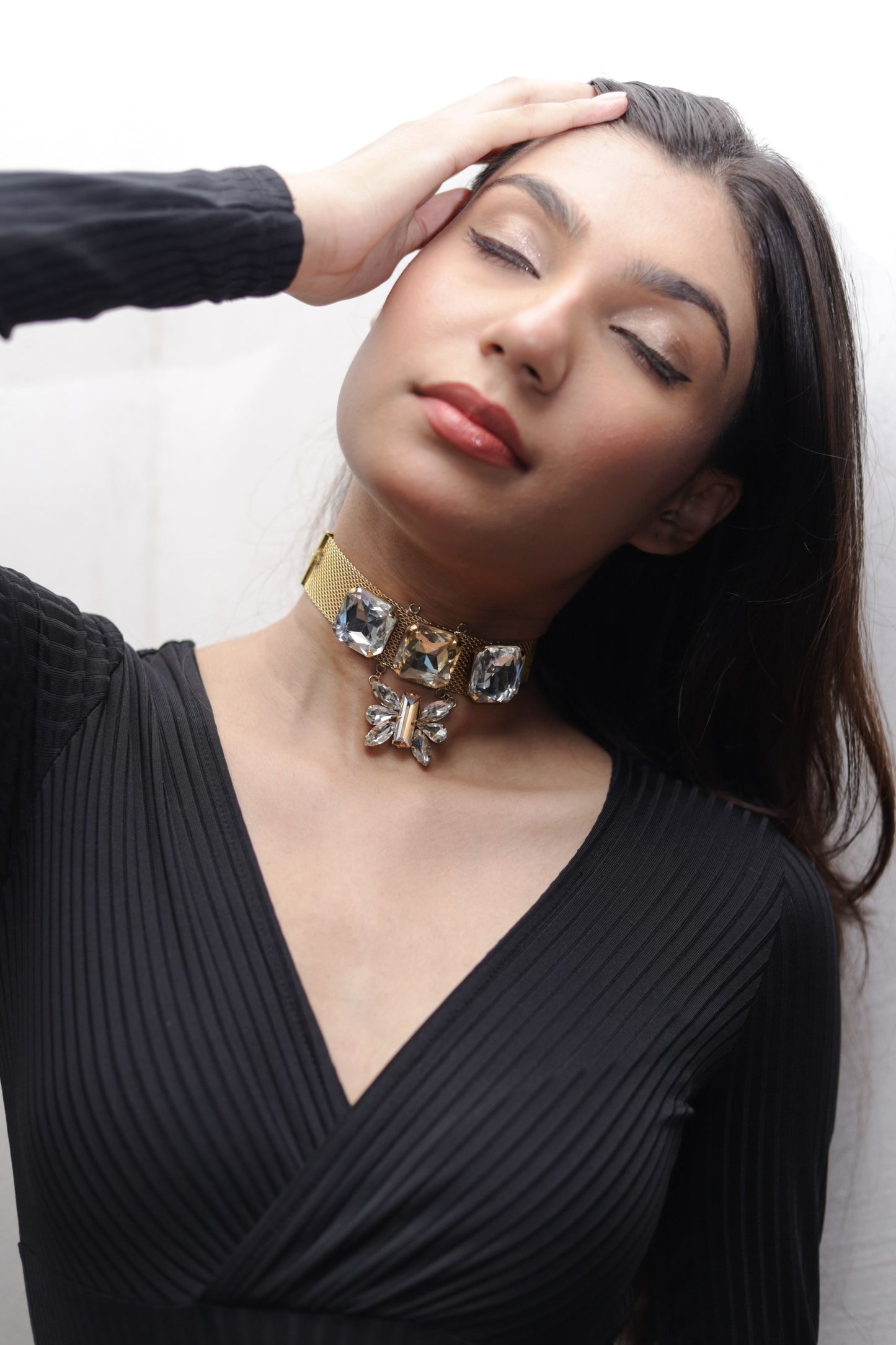 golden-chic-choker-necklace