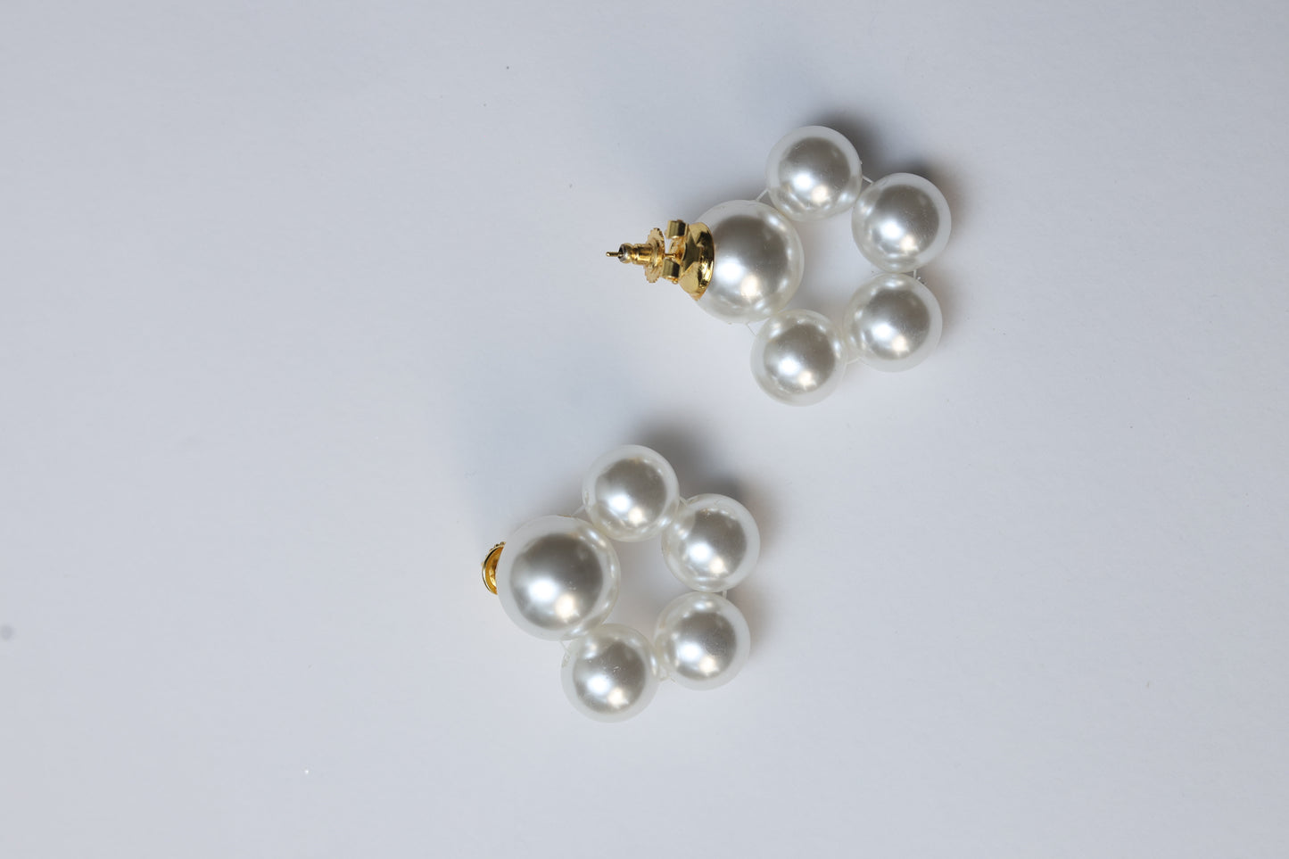 noura-pearl-floral-stud-earrings