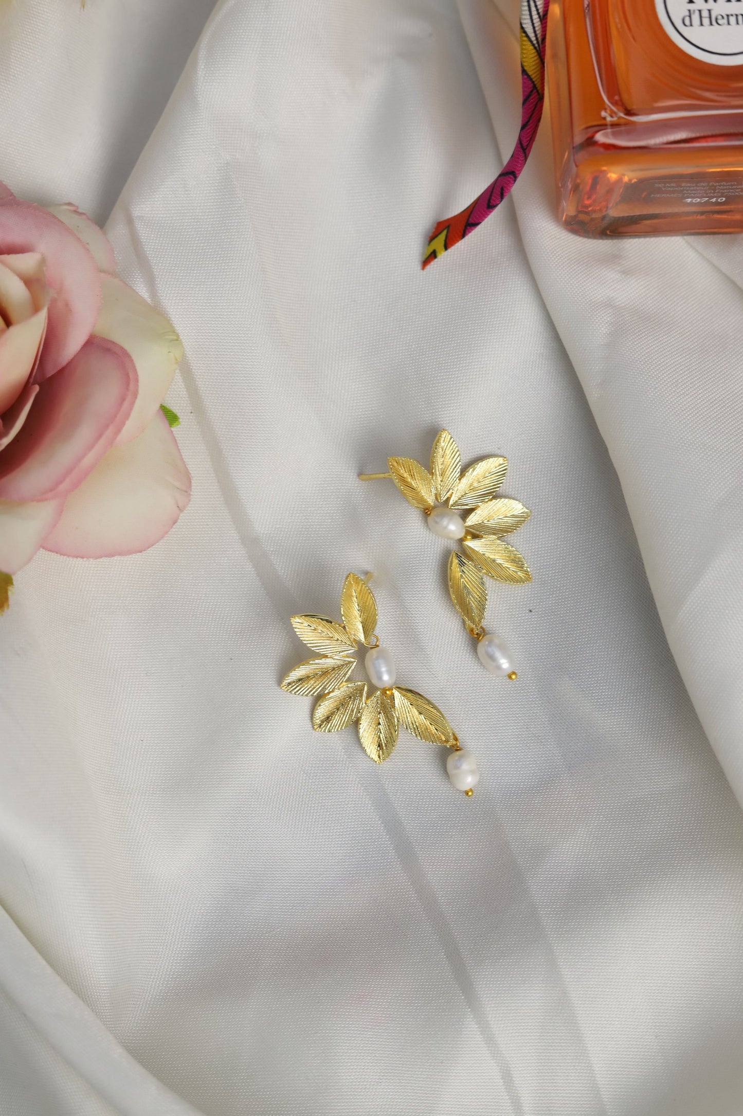 goldplated-floral-stud-earrings