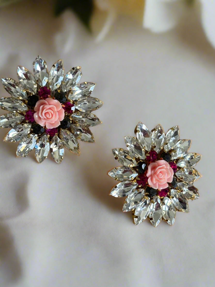 NOURA-ROUND-STATEMENT-STUD-EARRINGS