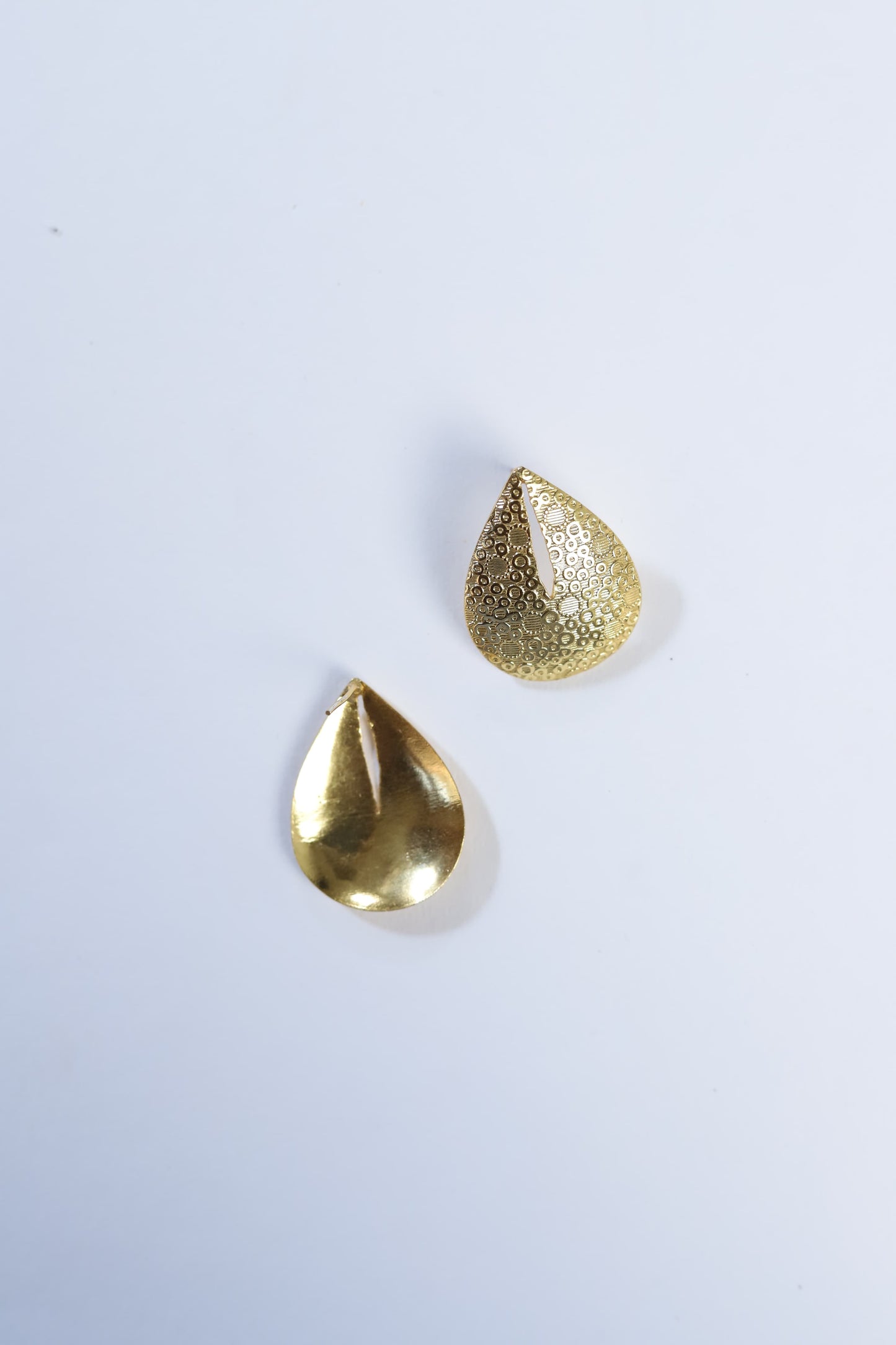 goldplated-stud-earrings