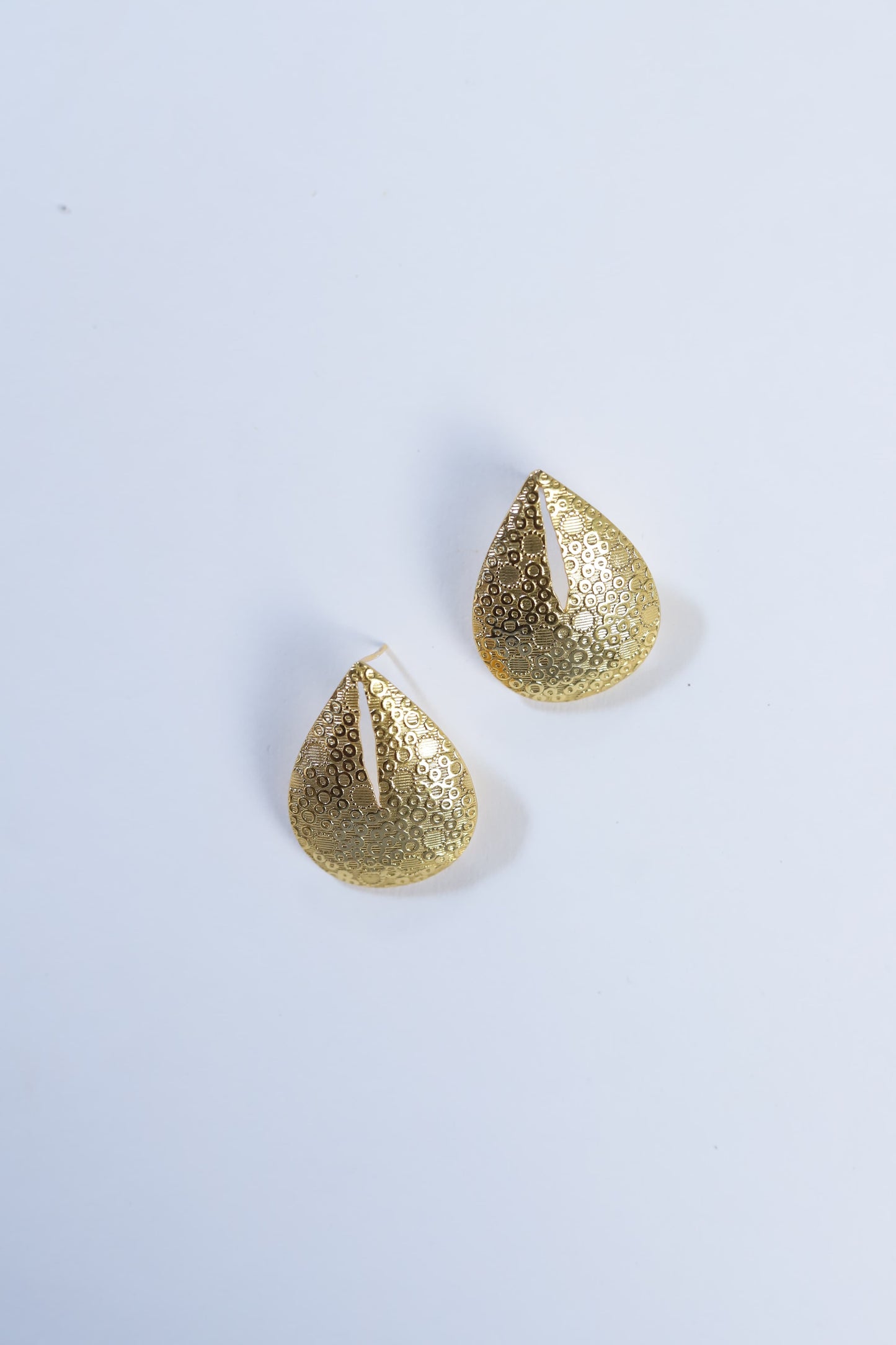 goldplated-stud-earrings