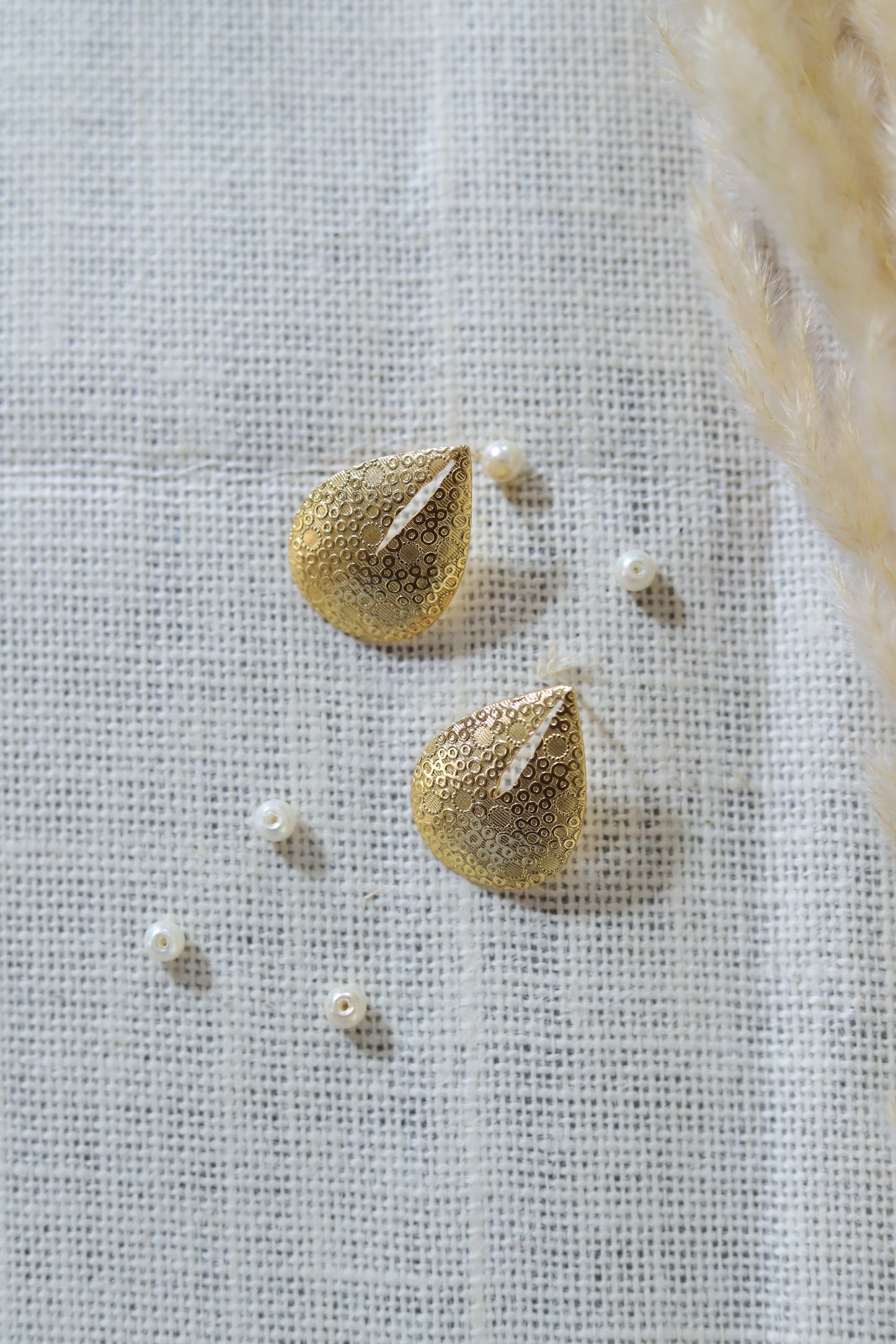 goldplated-stud-earrings