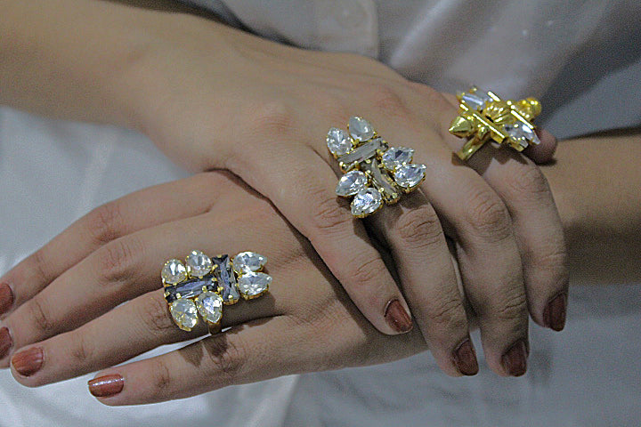 black-golden-statement-ring