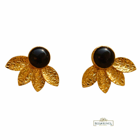 black-golden-studs-earrings
