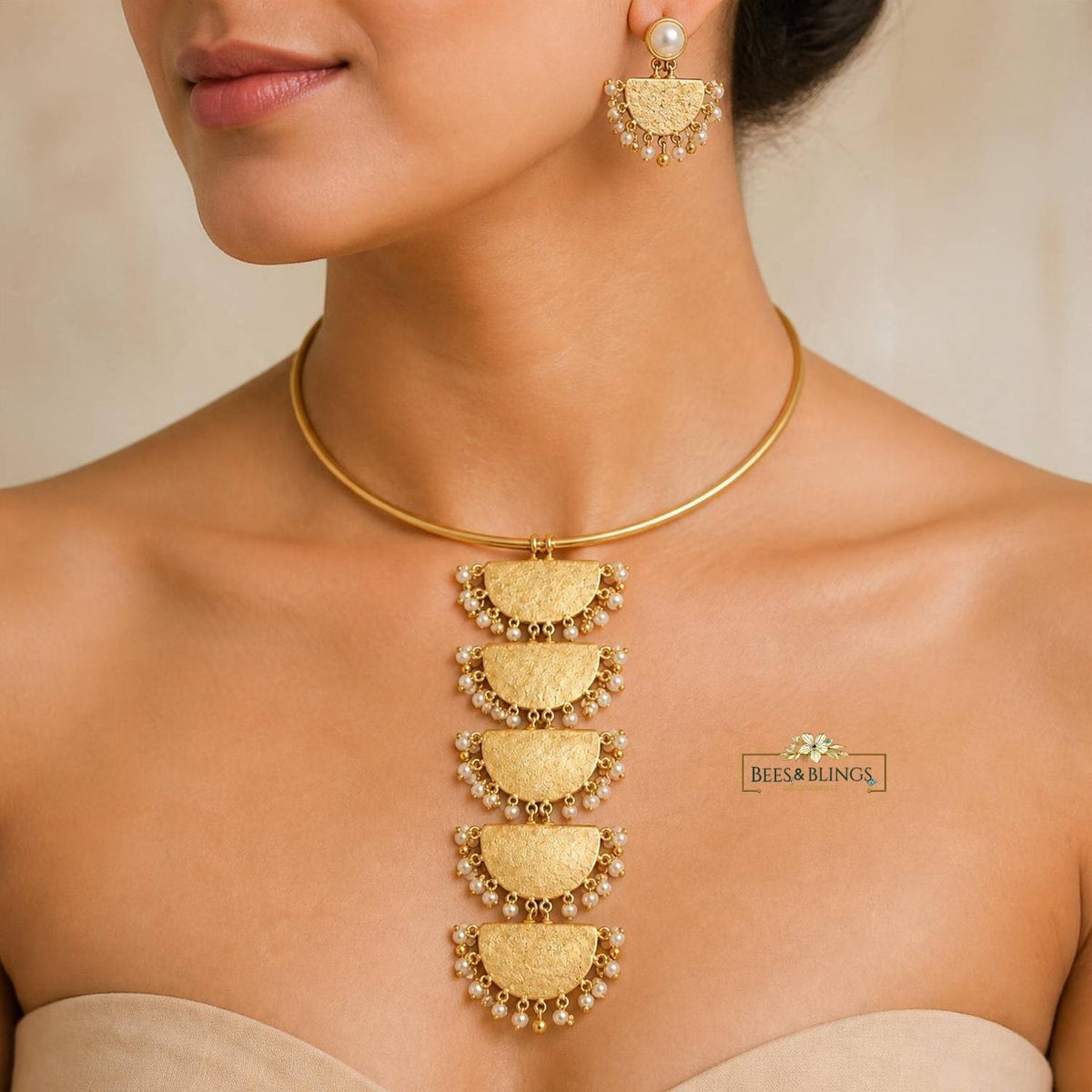 gold-geometric-hasli-necklace-set
