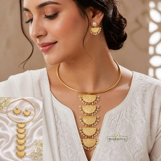 gold-geometric-necklace-set-pearl-earrings