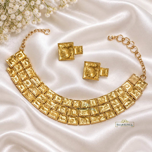 golden-checks-chokerset-necklace-front