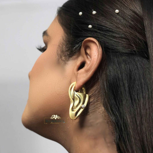 golden-earstuds-statement-earrings