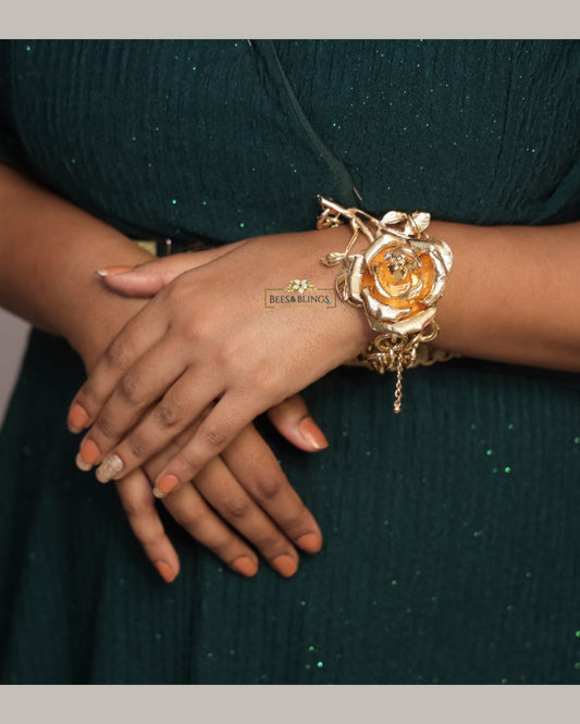 golden-floral-necklace-bracelet