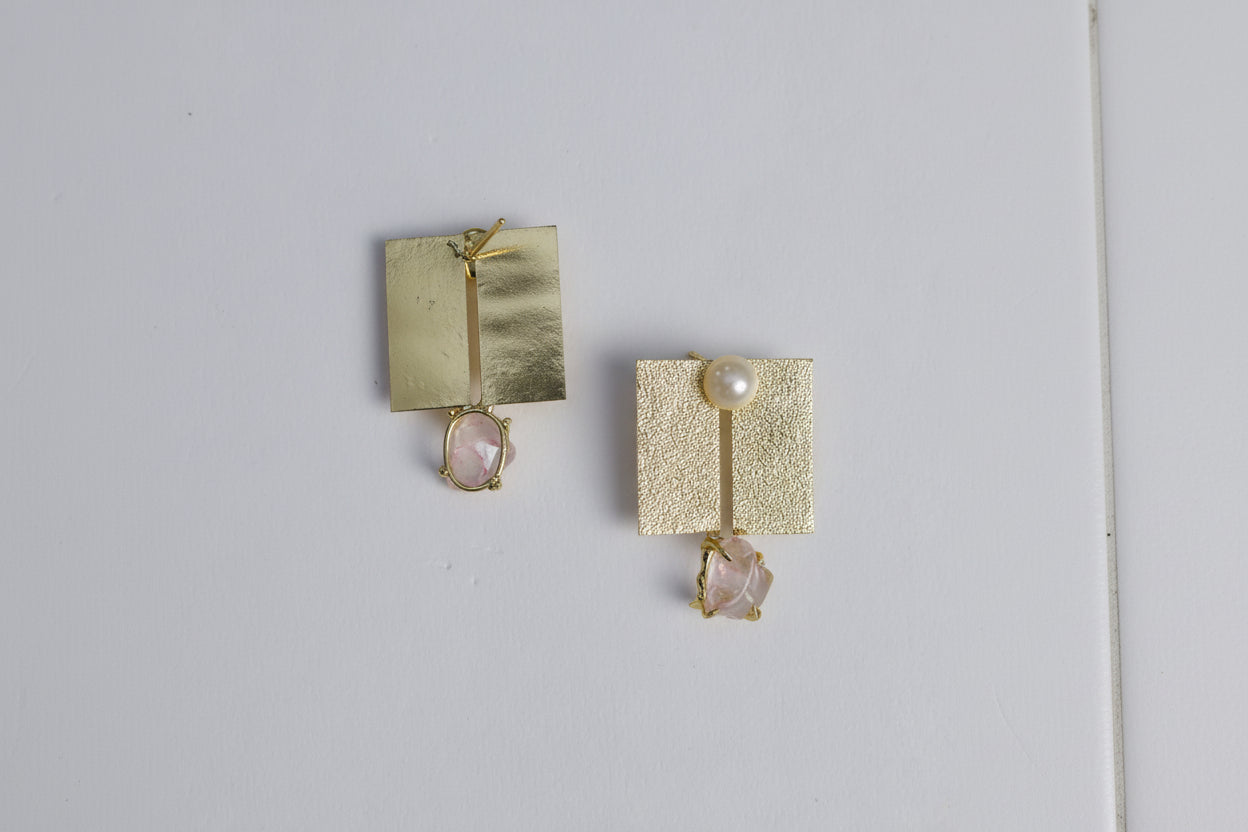 golden-square-studs-earrings
