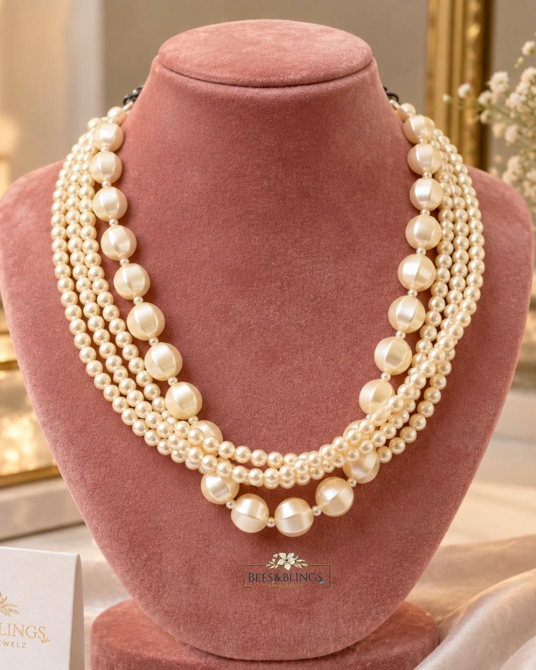 multilayered-pearl-necklace