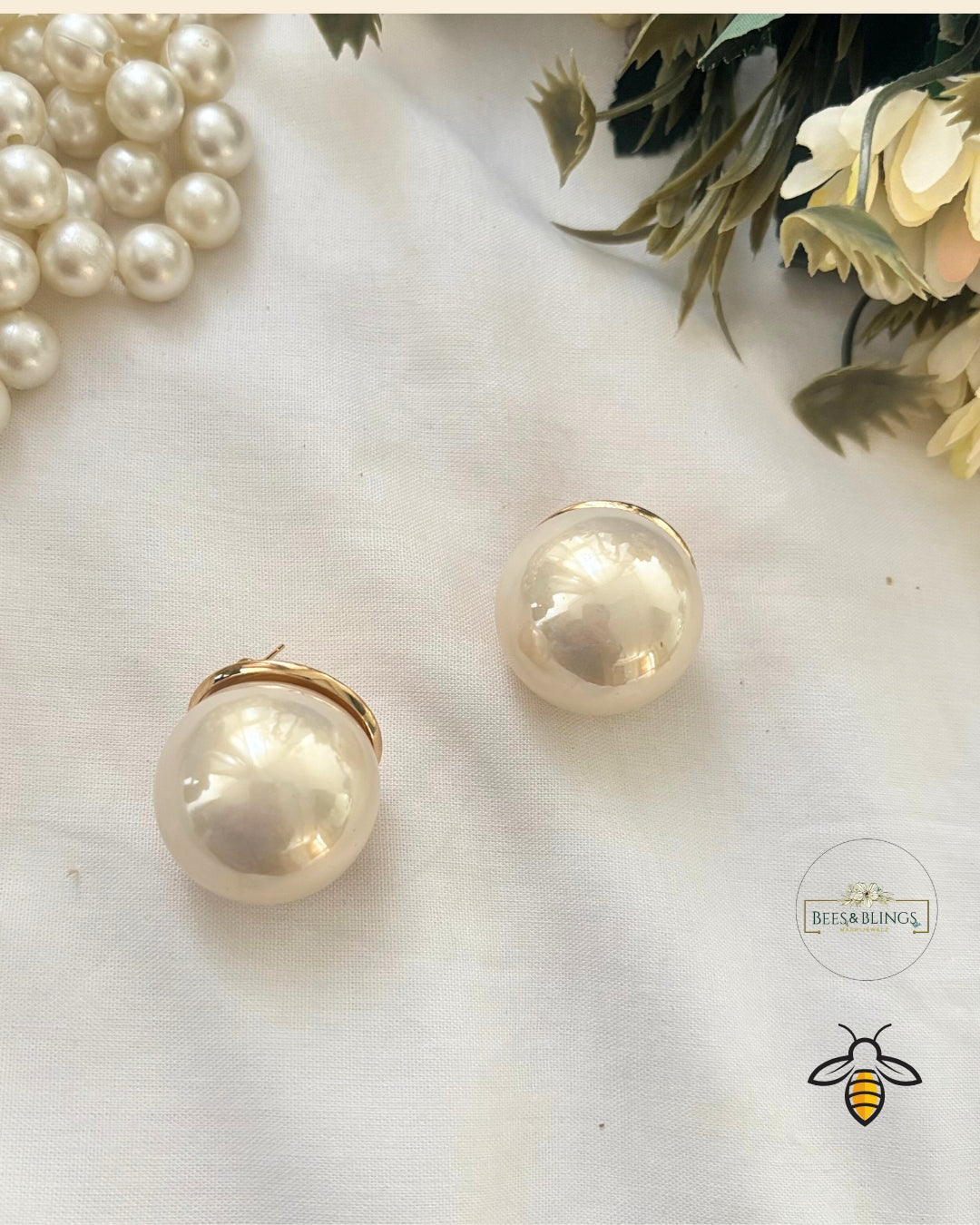 pearl-studs-earrings