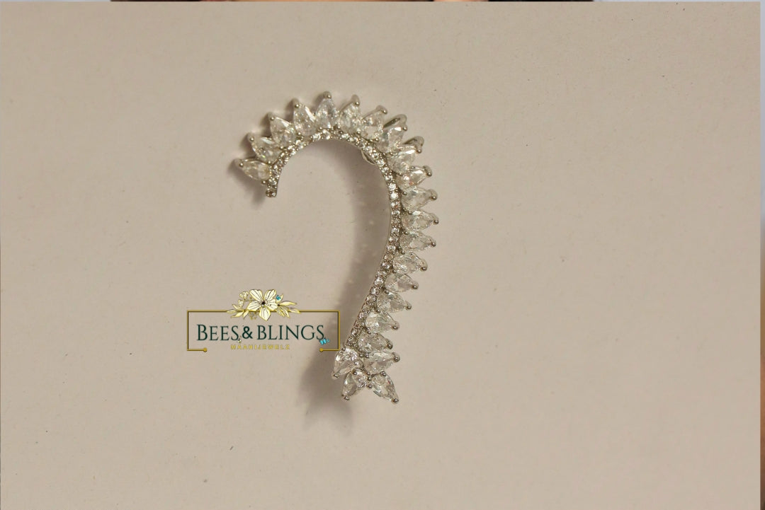 silver_rhinestone_earcuff
